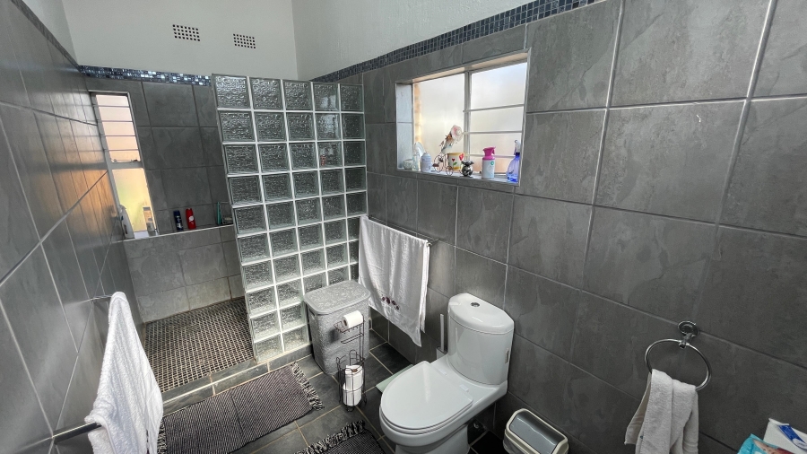 4 Bedroom Property for Sale in Van Der Hoff Park North West